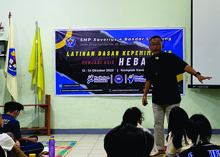 Menjadi OSIS HEBAT ! SMP XAVERIUS 4 BANDAR LAMPUNG