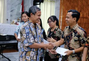 Yayasan Xaverius Tanjungkarang Serahkan SK Pengangkatan Kepala Sekolah Baru