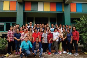 Pegawai Purnabakti Yayasan Xaverius Tanjungkarang mulai rangkaian kegiatan Rekreasi ke Dieng dan Yogyakarta