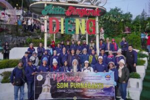 Rombongan Rekreasi Pegawai Yayasan Xaverius Menikmati Keindahan Dieng